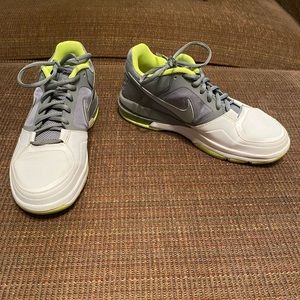 NIKE TRAINER 1.3 LOW – COLD GRAY/WHITE, men’s Size 8.5